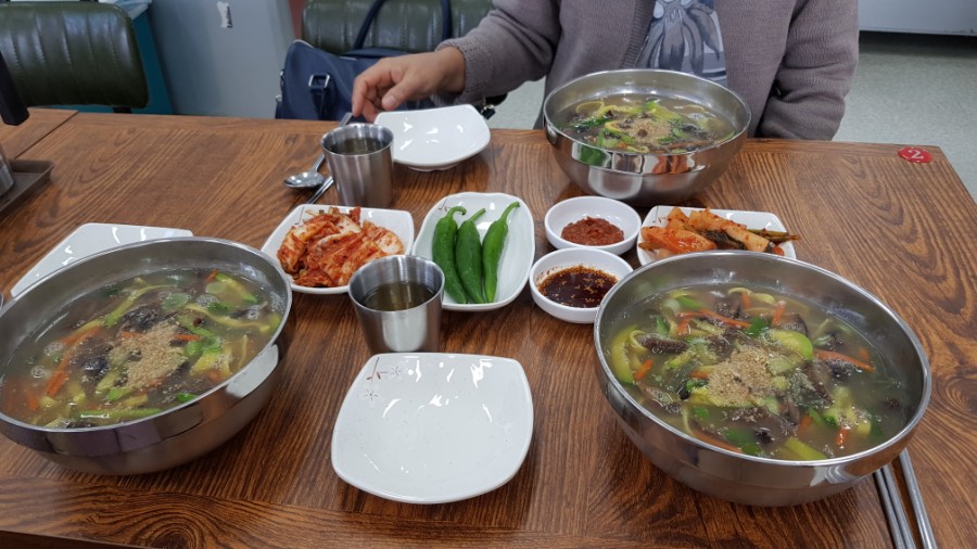 능이칼국수 이미지