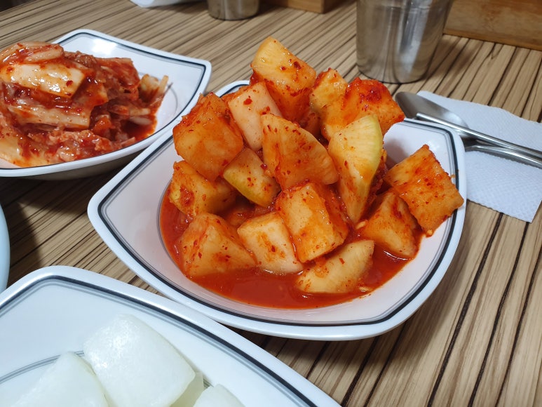 다돈왕족발 이미지