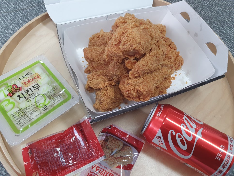 비비큐치킨 이미지