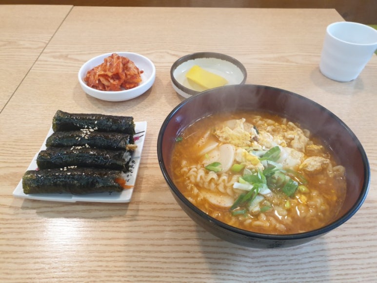 뚝배기 꼬마김밥 이미지