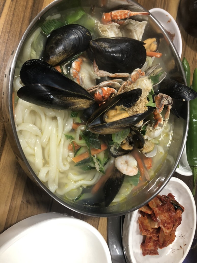 부자닭한마리칼국수 이미지