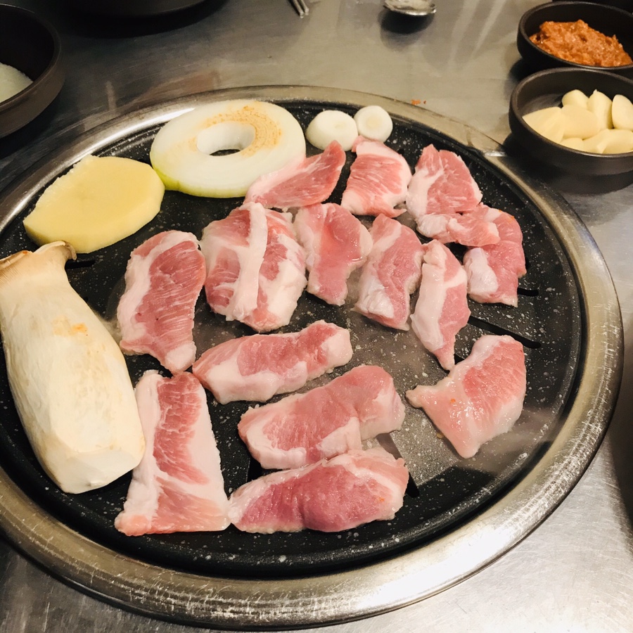 돈항아리숯불구이 이미지