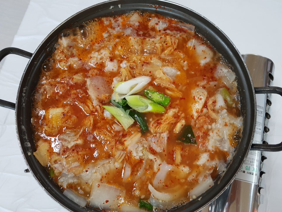 속초곰치국 이미지