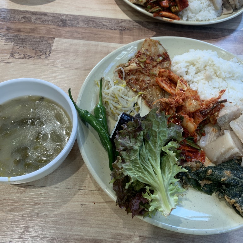 여울한식뷔페 이미지