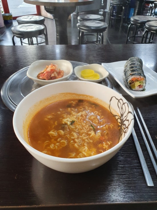 꼴통분식 이미지