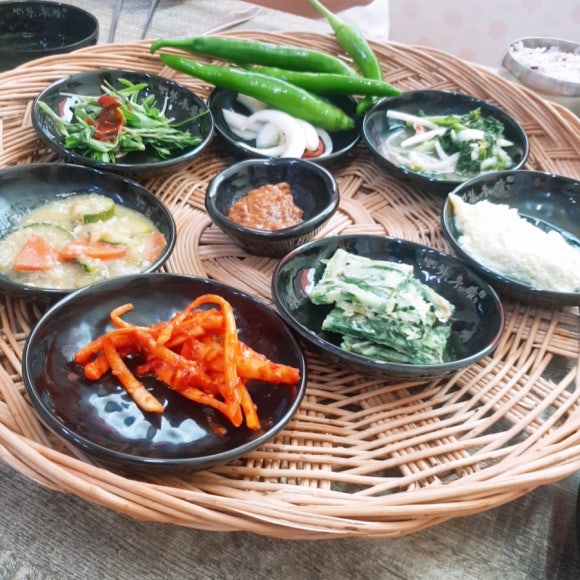 우렁이쌈밥집 이미지
