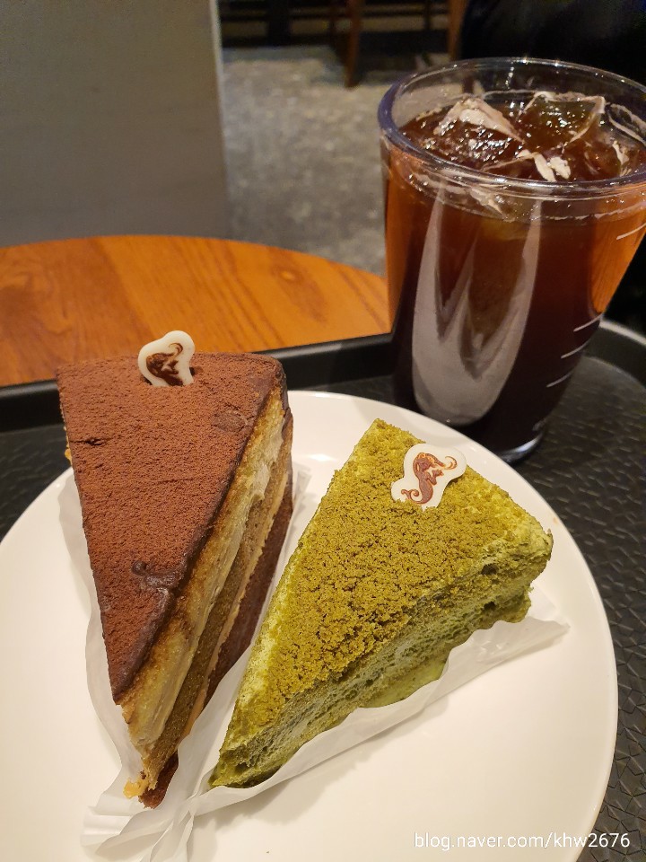 스타벅스 부산역점 이미지