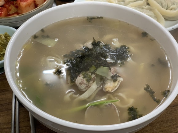 지동손칼국수 이미지