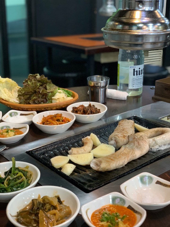 돼지먹고행복하소 이미지