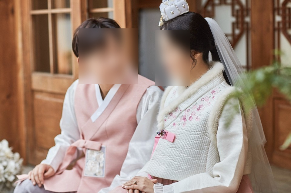 주홍한복 이미지