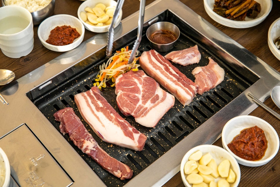 돼지삼형제 이미지