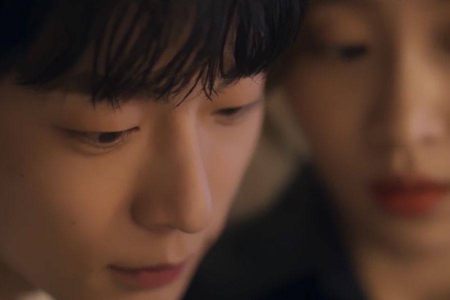 카페 안경 이미지