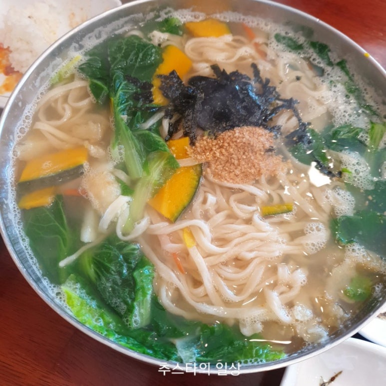 꽃동산국수 이미지