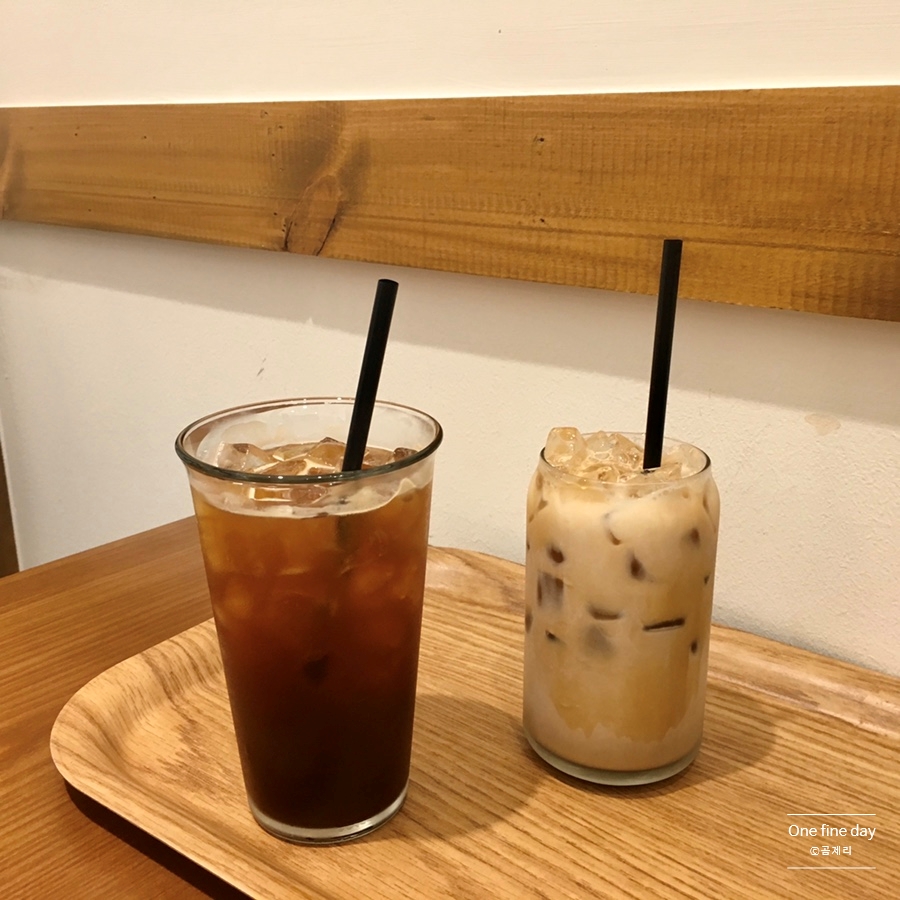 텐퍼센트커피명지국제 이미지