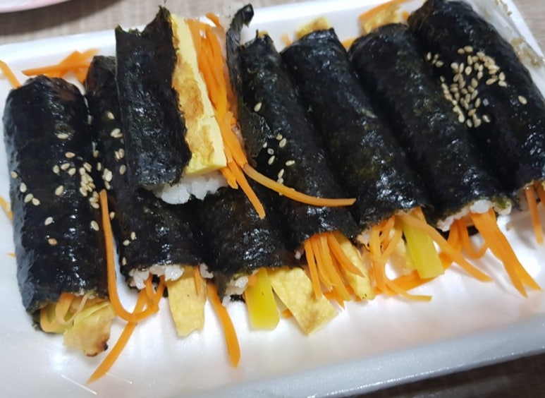 쌍둥이꼬마김밥 이미지