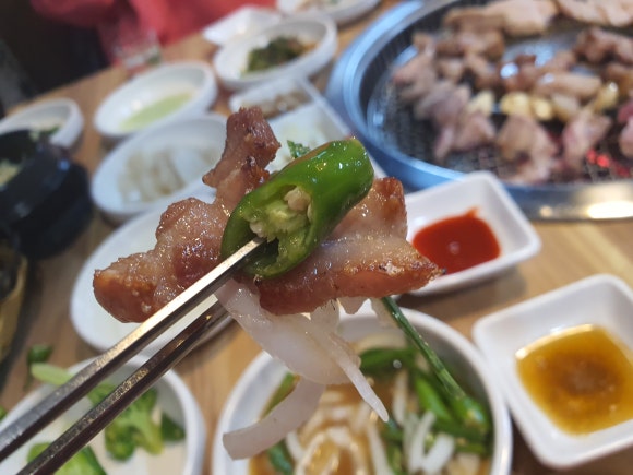 숯불뒷고기 이미지