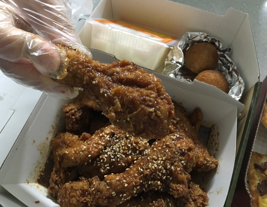 투가이즈치킨앤피자 이미지