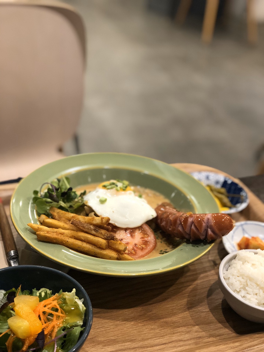 식탁의 하루 이미지