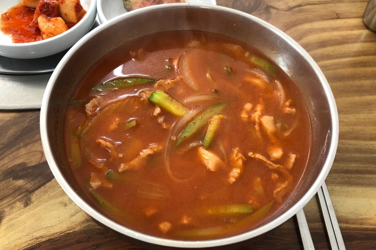 천인국밥 이미지