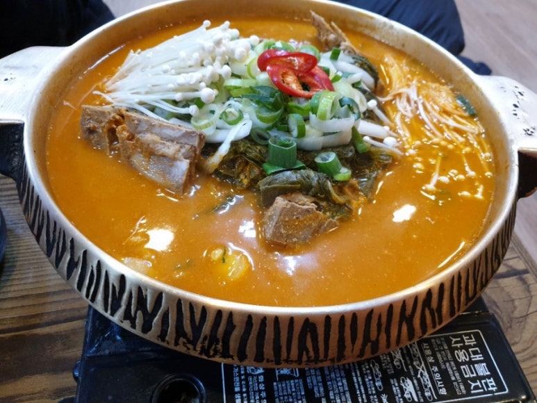 천천만만 감자탕 이미지