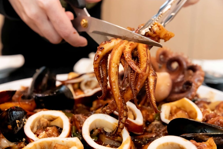 진성닭갈비.신라찜닭.김형우족발 이미지