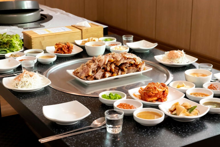 진성닭갈비.신라찜닭.김형우족발 이미지