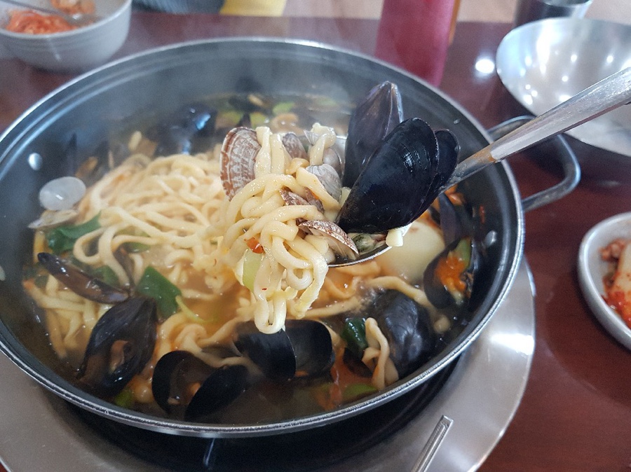궁중해물칼국수 이미지