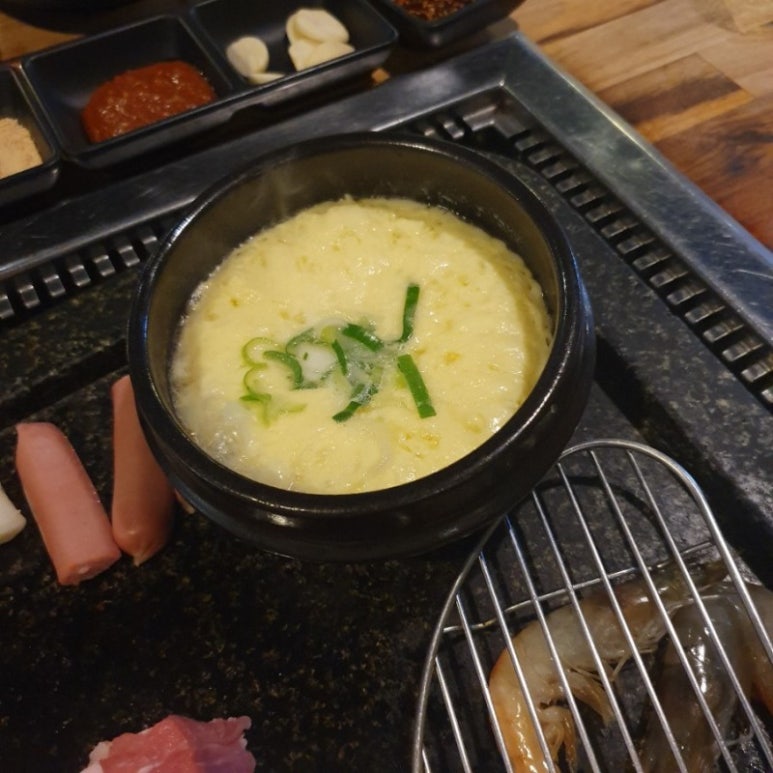 고기먹는국수 이미지