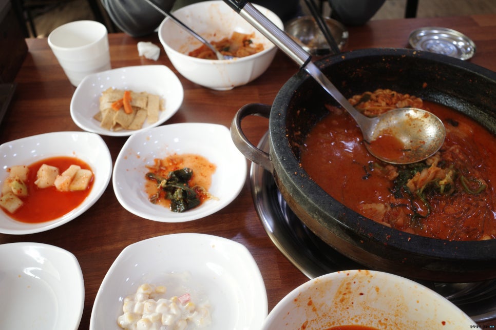 돌부대찌개 이미지