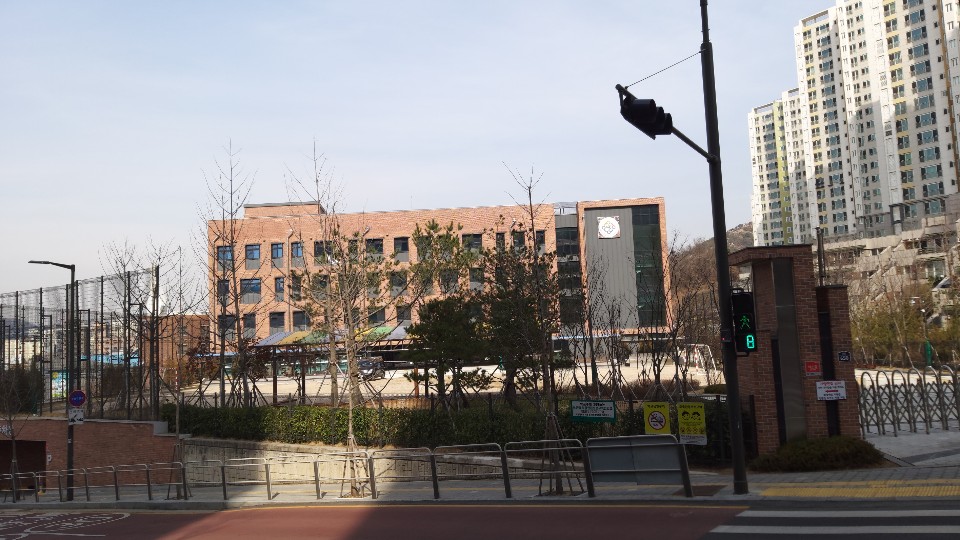 어울초등학교 이미지
