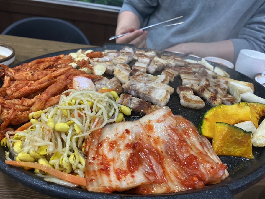 더덕솥뚜껑삼겹살 이미지