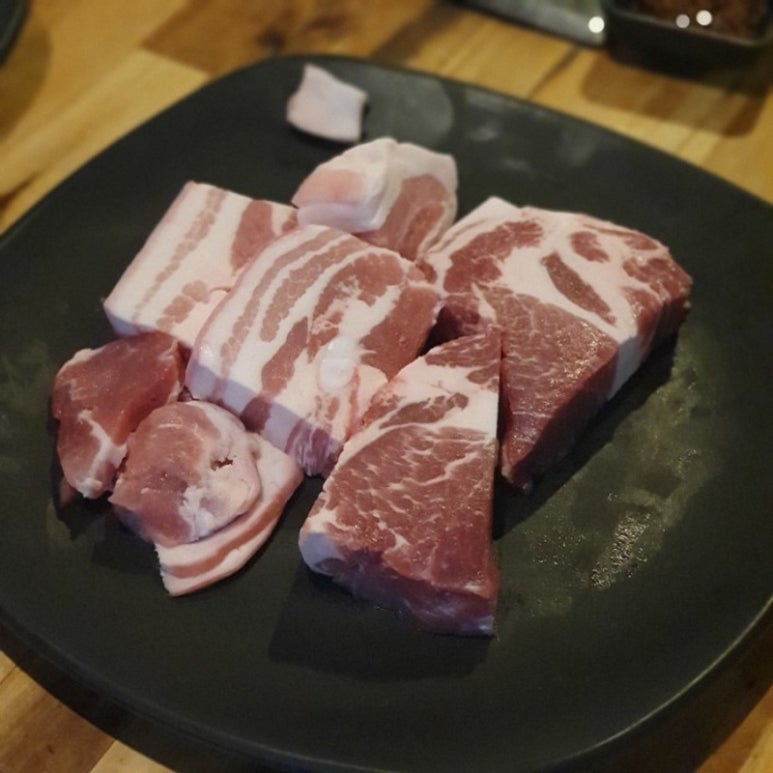 고기먹는국수 이미지
