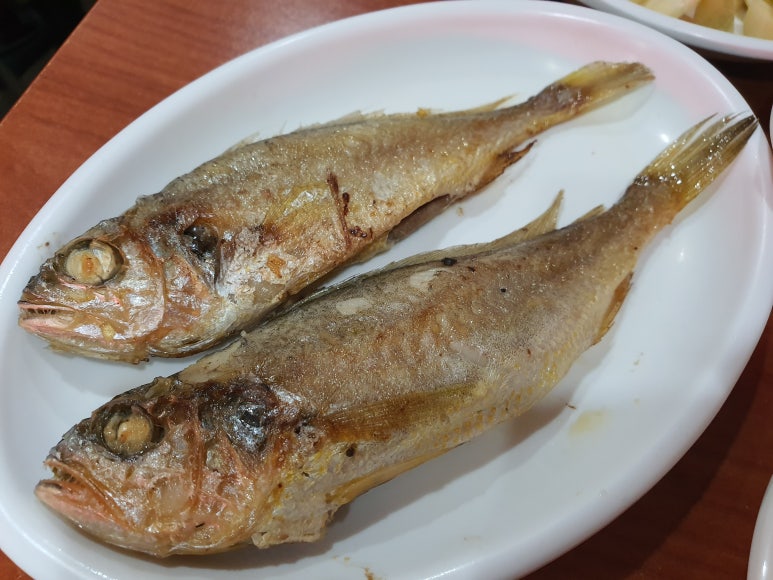 갯마을횟집 이미지