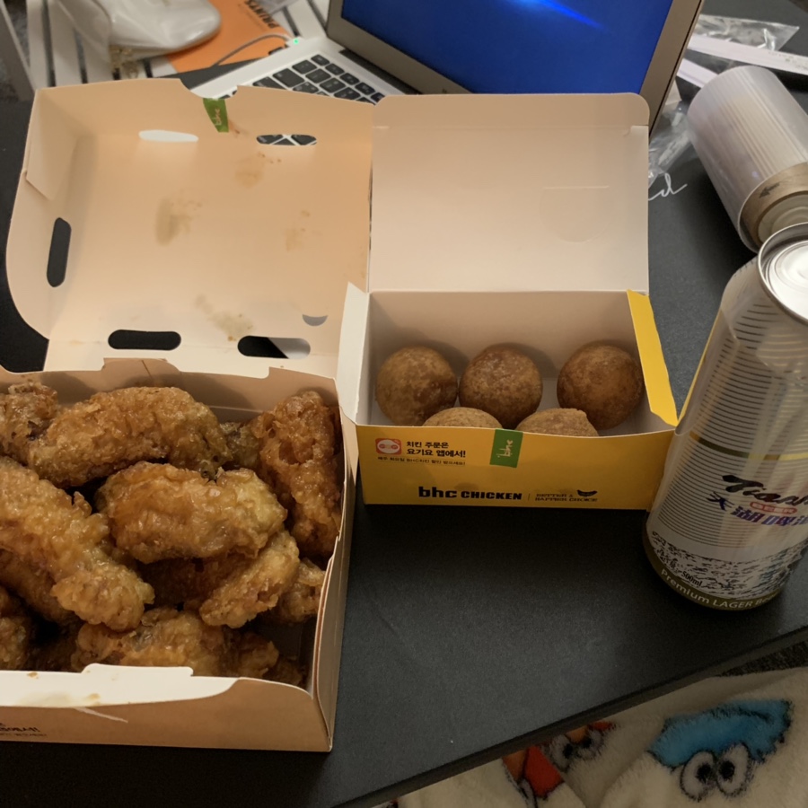 비에이취씨치킨 이미지