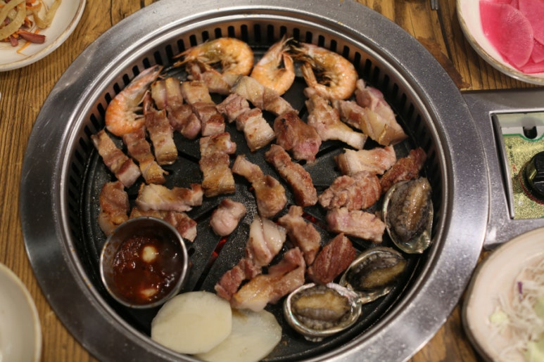 만복흑돼지 이미지