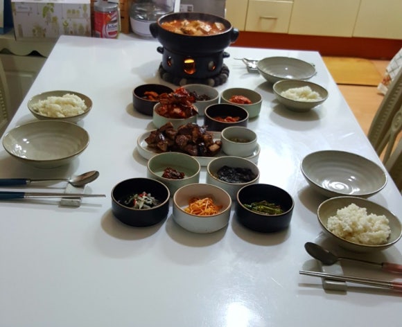 돼지밥상 이미지