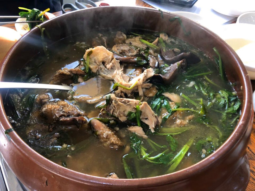 황칠백숙 이미지