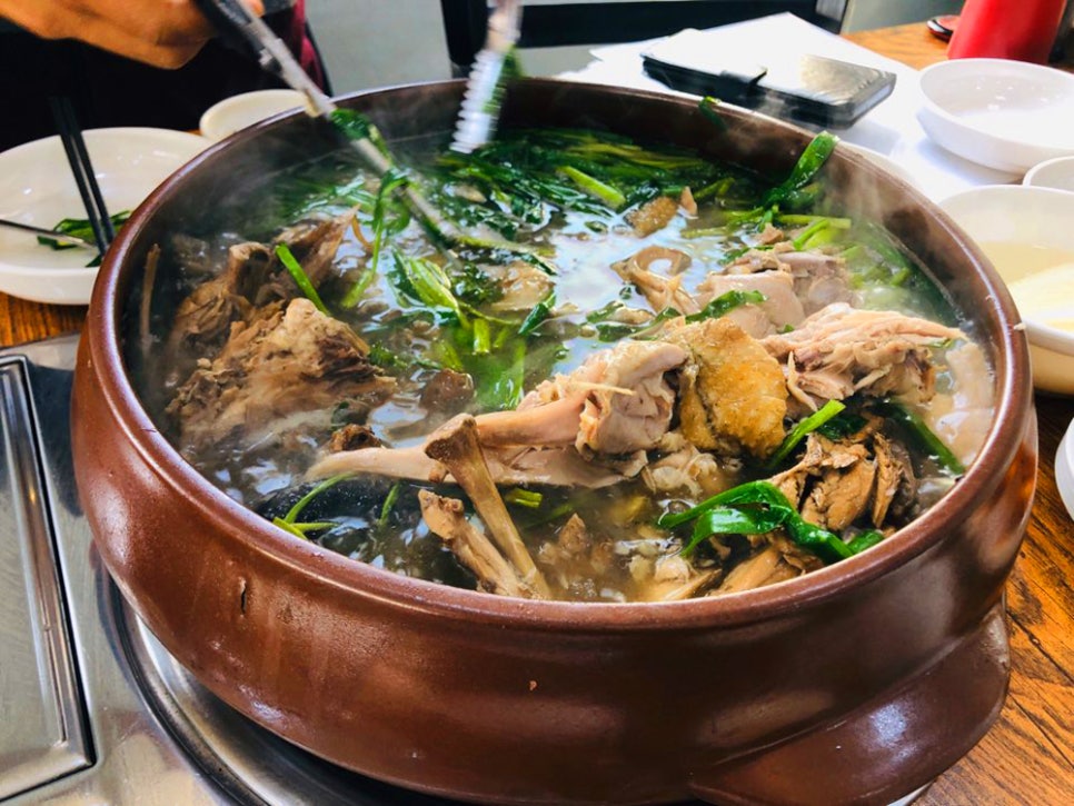 황칠백숙 이미지