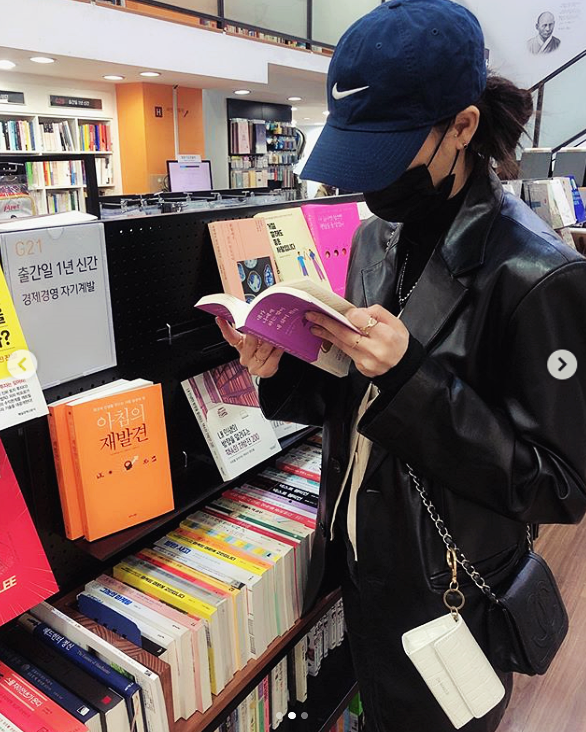정아패션 이미지