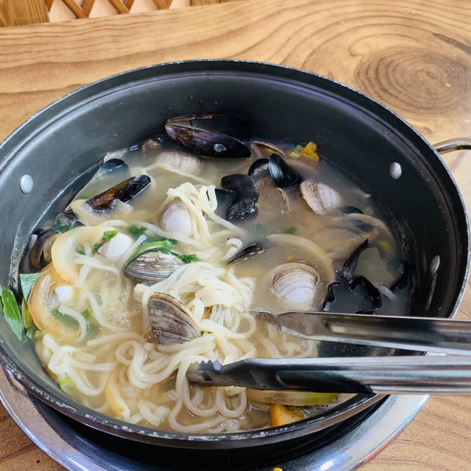 매화칼국수 이미지