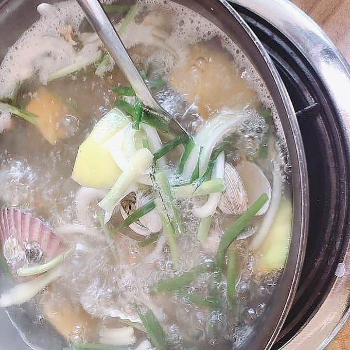 매화칼국수 이미지