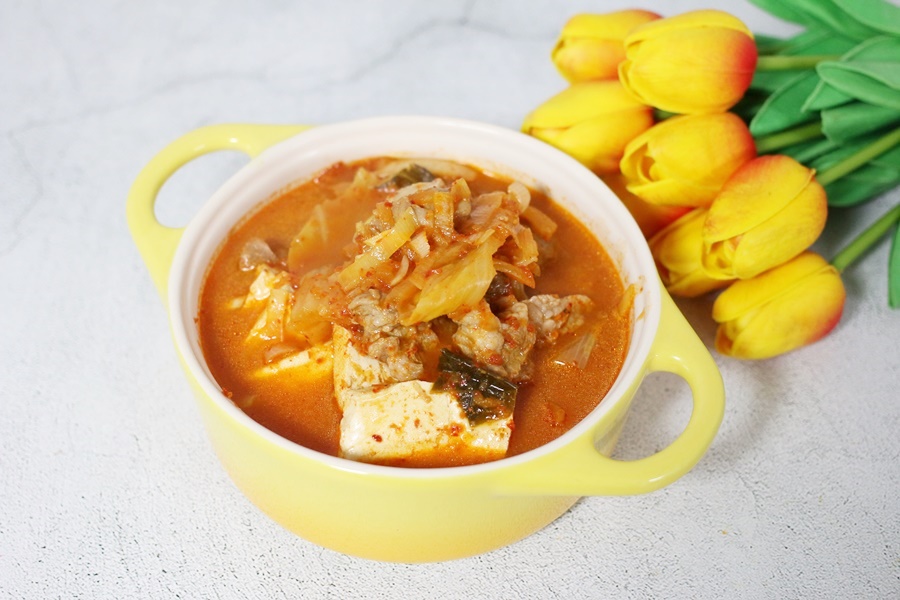 김치찌개뒷고기 이미지