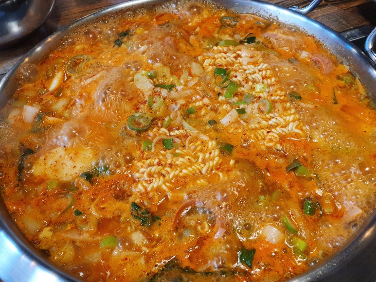 부대장 부대찌개 이미지