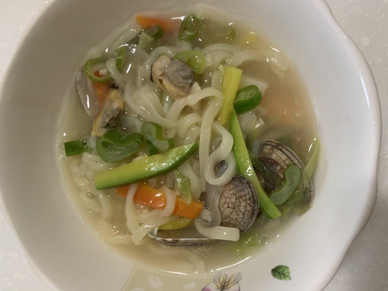 바지락칼국수 이미지