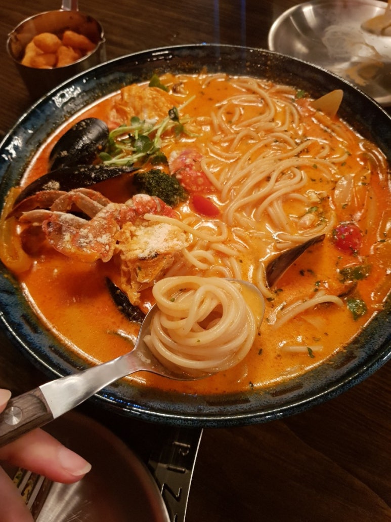 맥주를구한피자 구서점 이미지