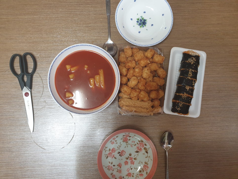 홍쓰김밥 이미지