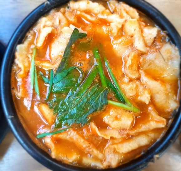 어탕맛칼국수 이미지