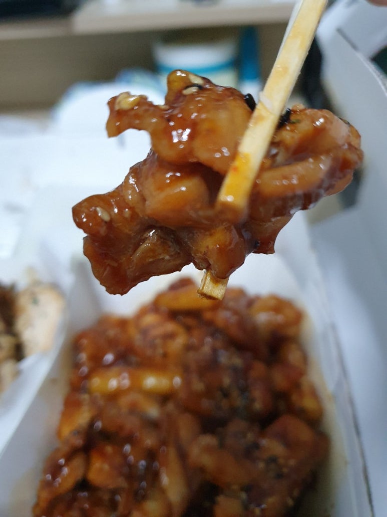 동근이숯불두마리치킨 이미지
