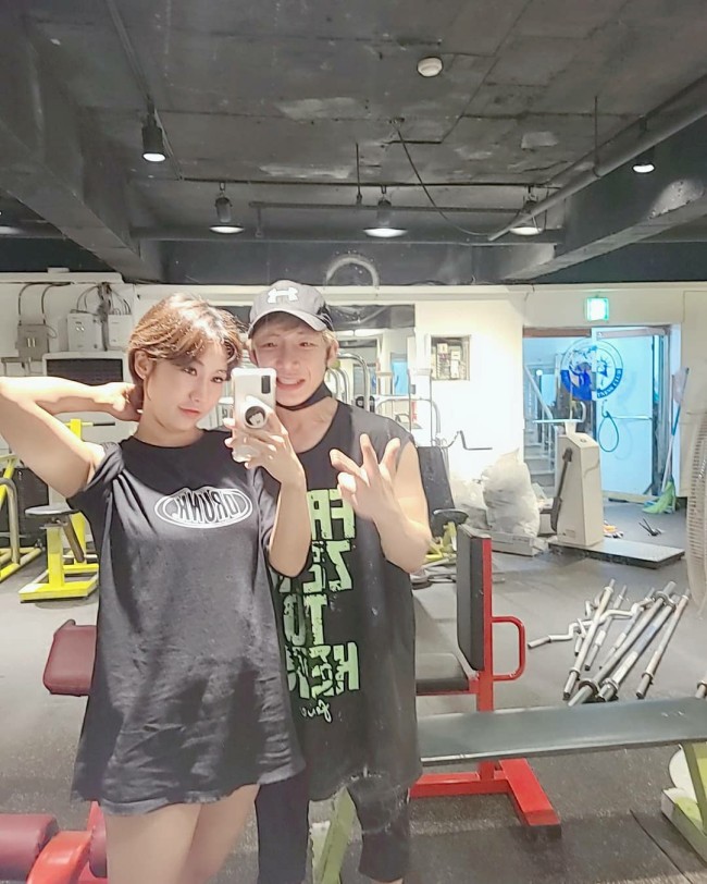 홍크짐 이미지