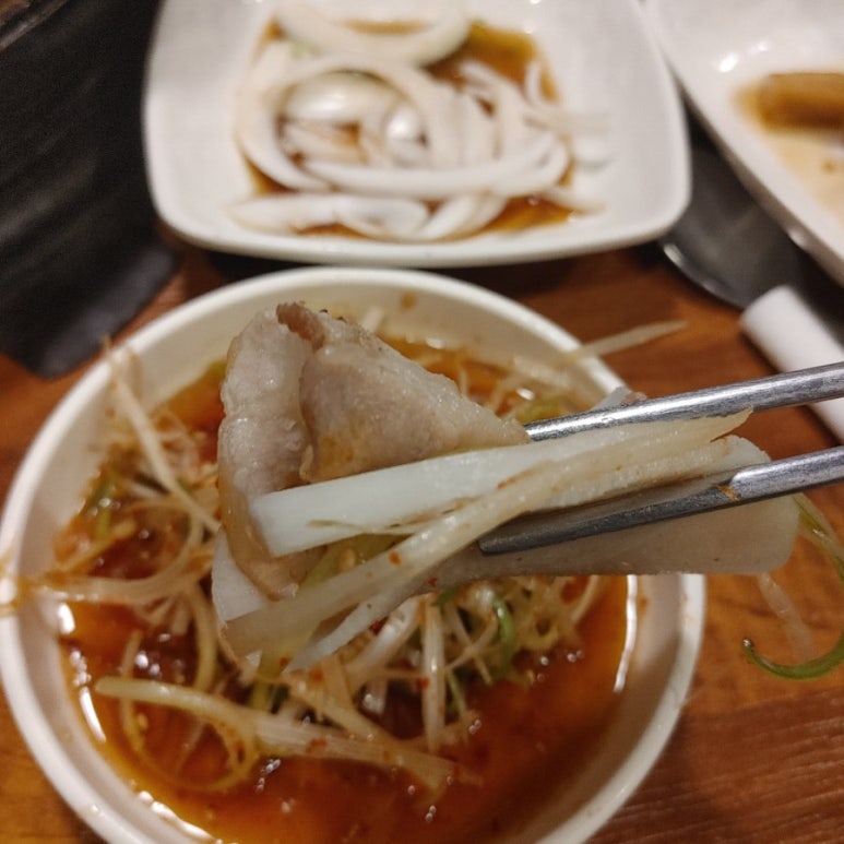 돈꿈솥뚜껑삼겹살 이미지
